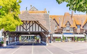 La Villa Suzanne - Two Bedrooms - Deauville Beach